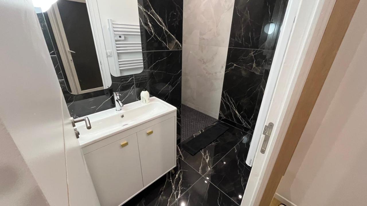 Appartement Luxe Jaune Saint-Etienne  Exterior photo